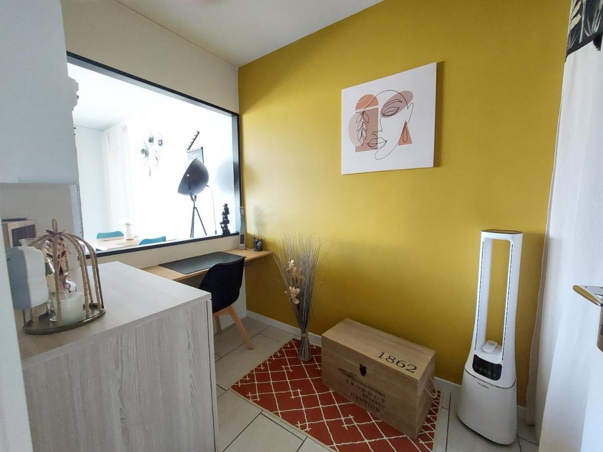 Studio Sur Les Rives D'Allier Moulins  Bagian luar foto