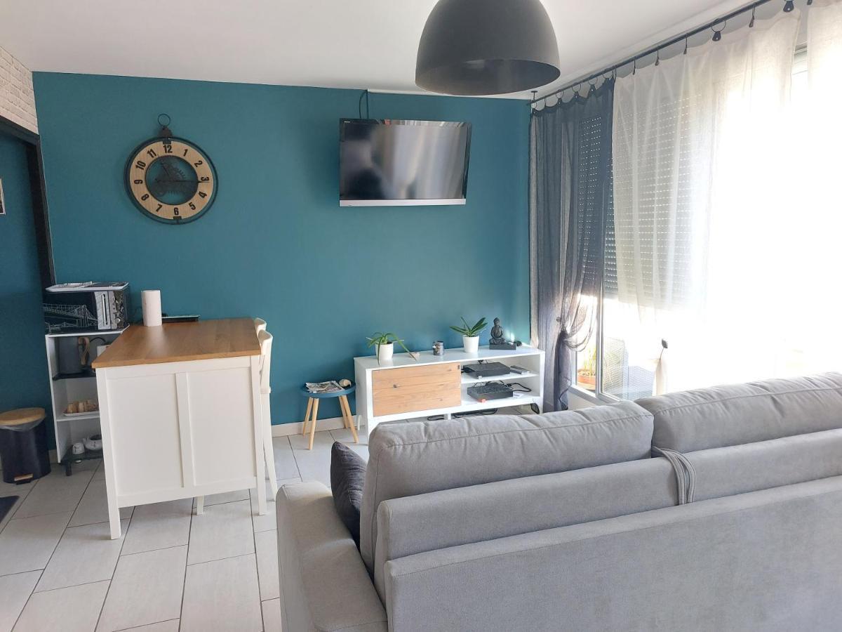 Studio Sur Les Rives D'Allier Moulins  Bagian luar foto